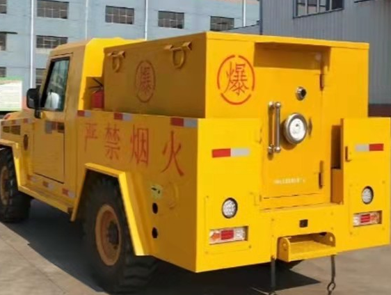 五莲凯龙爆破器材运输车：保障爆破任务的安全运行